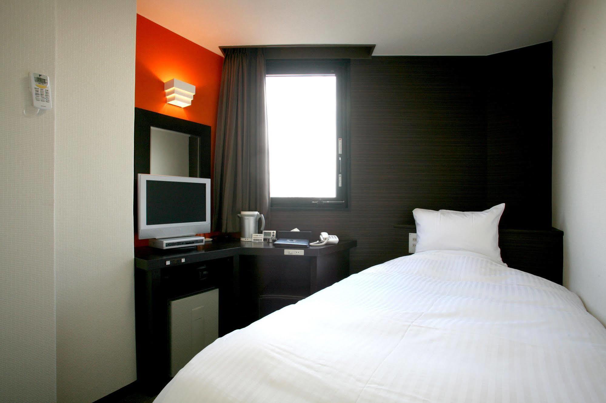 Green Rich Hotel Oita Ekimae Екстер'єр фото