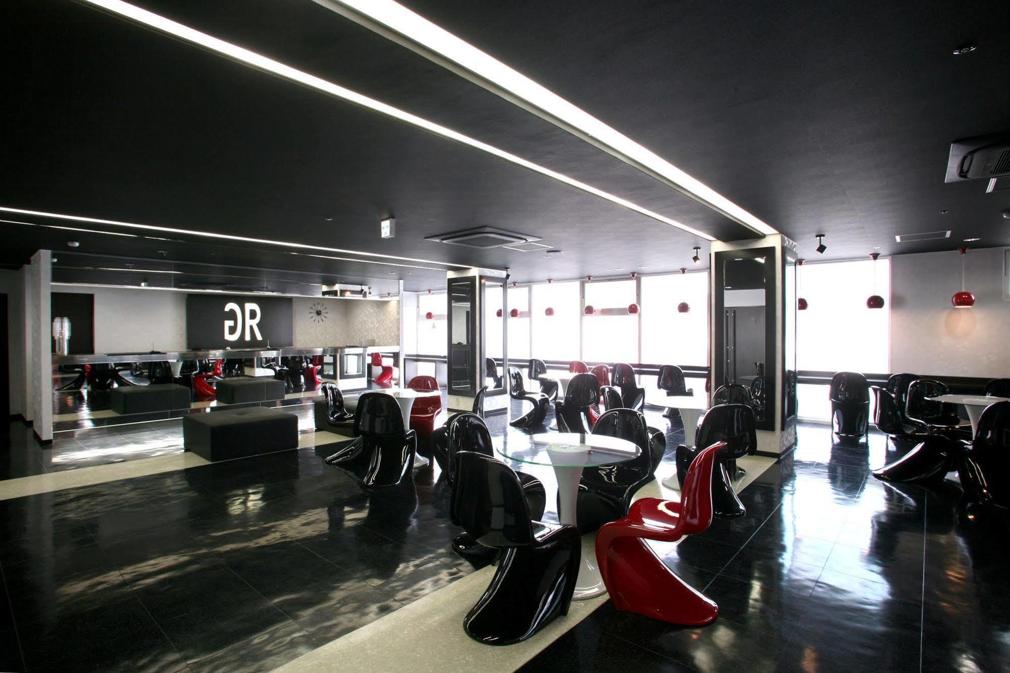Green Rich Hotel Oita Ekimae Екстер'єр фото